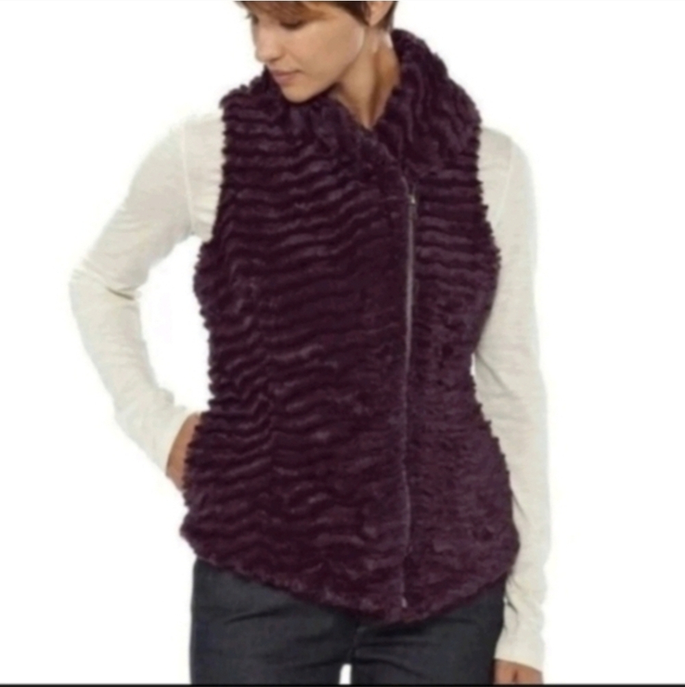 Patagonia Pelage Purple Faux Fur Asymmetrical‎ Zip-Up Vest, Size M